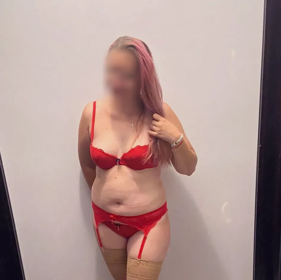 Emily, 32