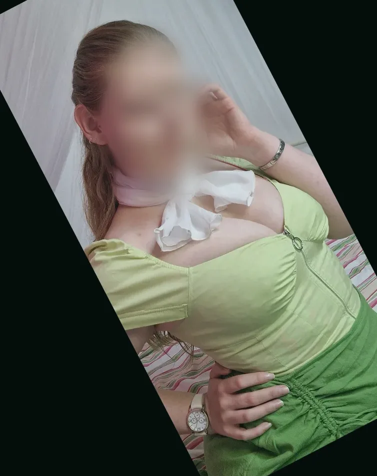 Fatma, 20