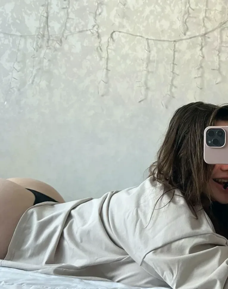 Jasmin, 21