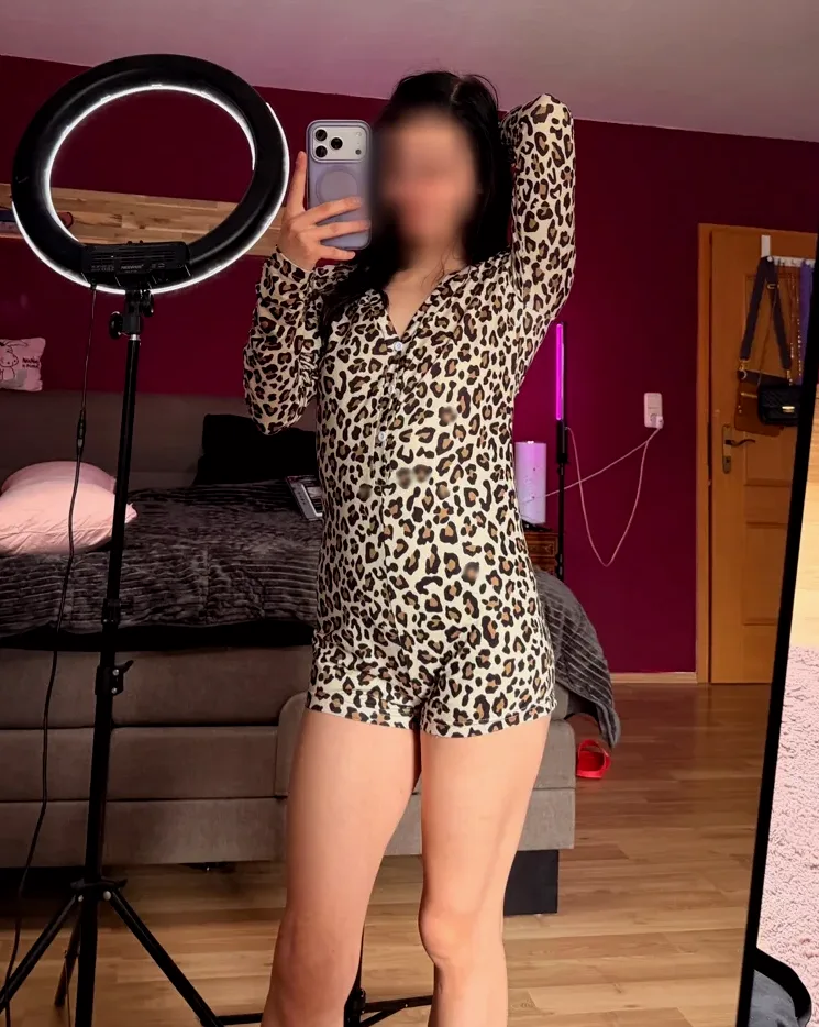 Juliane, 26