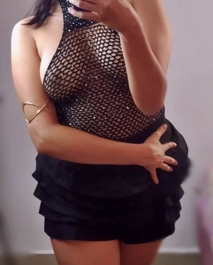 Larissa, 27