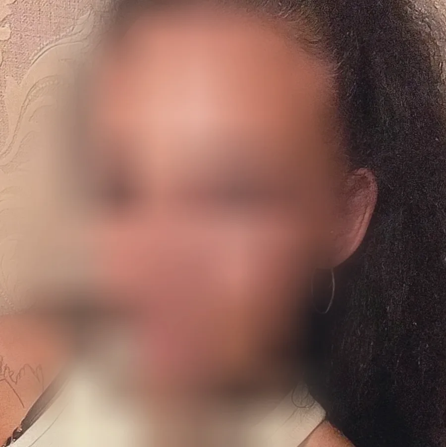 Lucia, 38