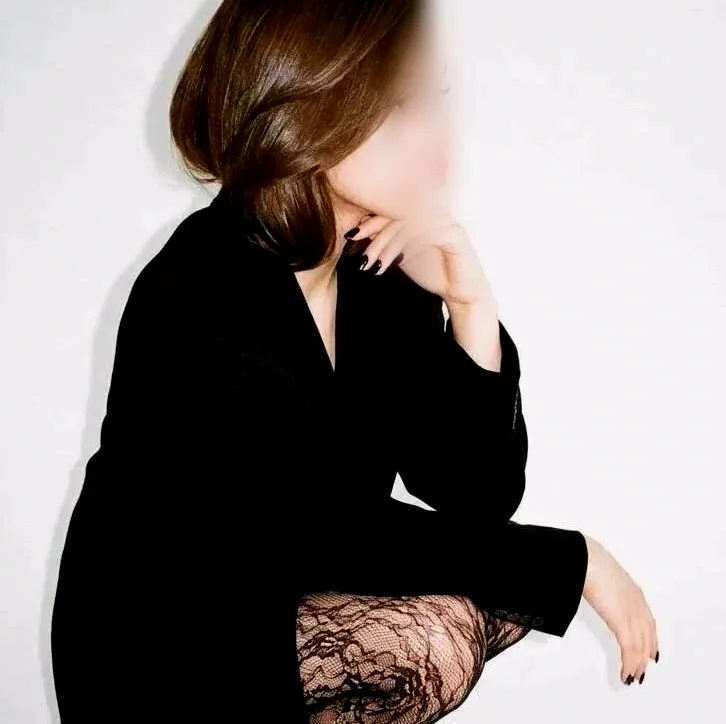 Mia, 19