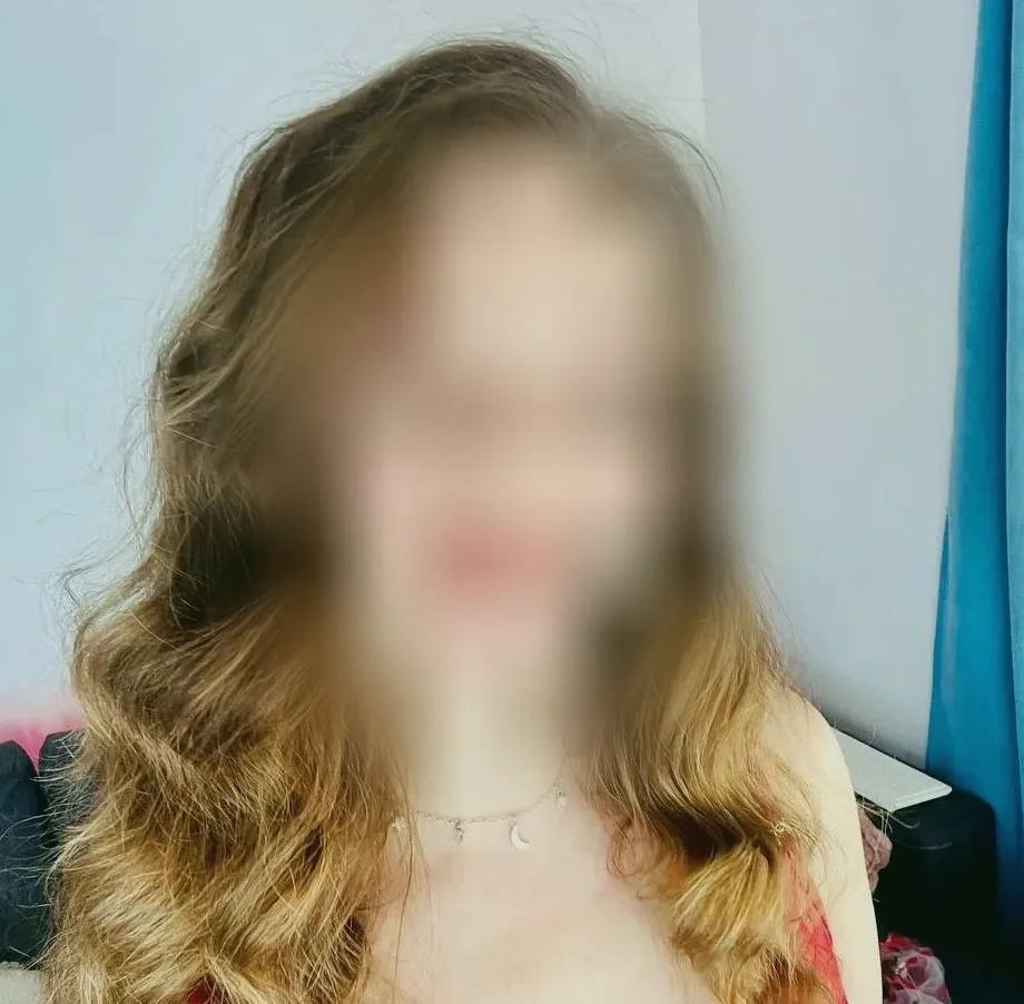 Vivien, 26